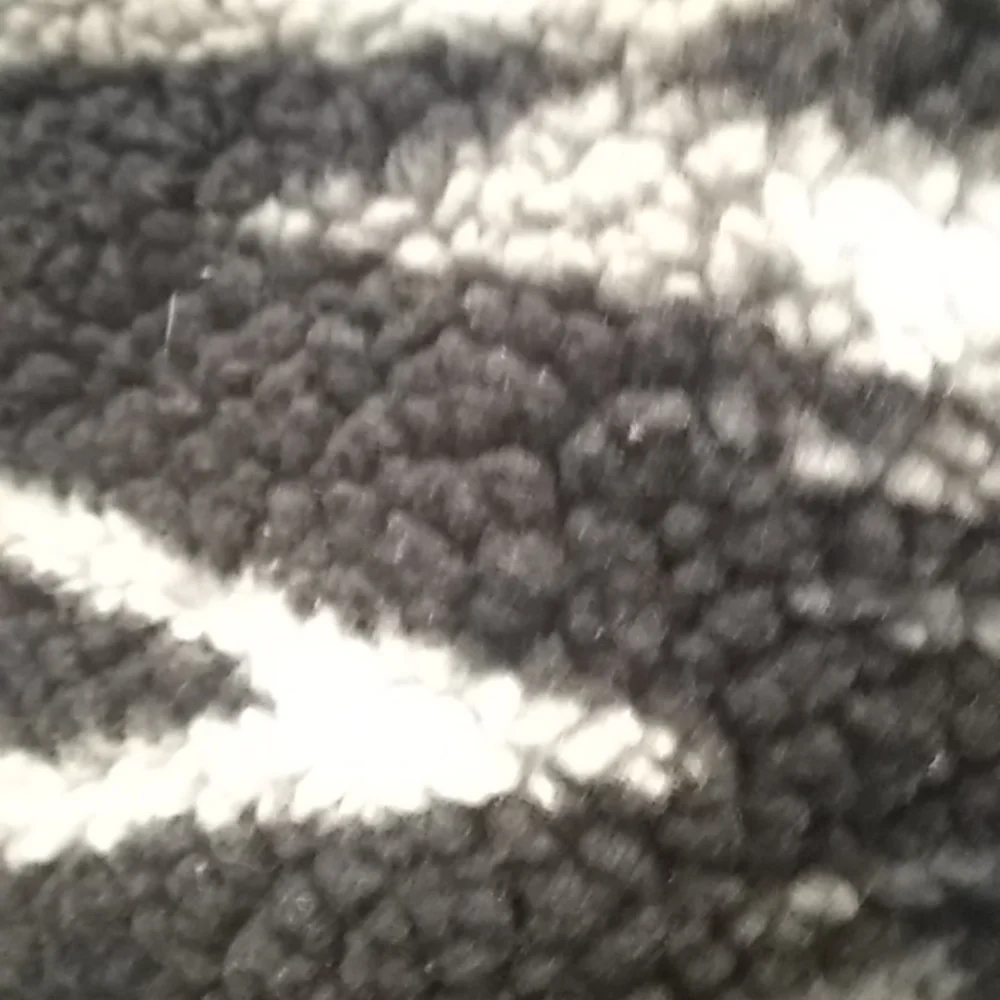 FINAL MARKDOWN Oshkosh b’gosh warm pullover 12 months